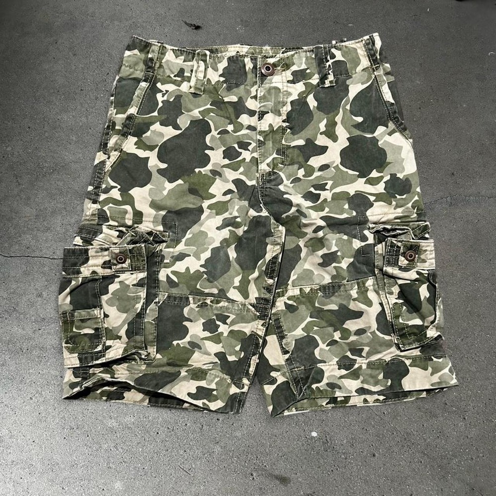 Y2K men's Aeropostale baggy long camo cargo shorts Size 28
